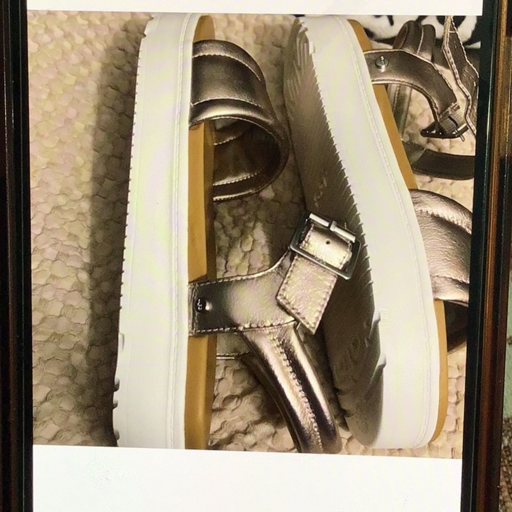 UGGS. SANDALS. COLOR. ROSE. GOLD - Picture 3 of 7